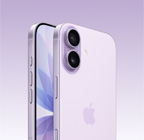 iPhone 17 u boji lavande, prikaz vanjskog izgleda prednje strane uređaja i stražnje strane uređaja pod kutom, sustav s dvojnom kamerom Fusion u gornjem lijevom kutu, tipka kontrole kamere, prikaz prednje strane uređaja koju potpuno prekriva zaslon, akcijski gumb i bočne tipke za glasnoću