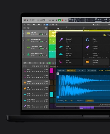 16インチMacBook Proの画面。Logic Proにビート制作ツールのインターフェイスが表示されている