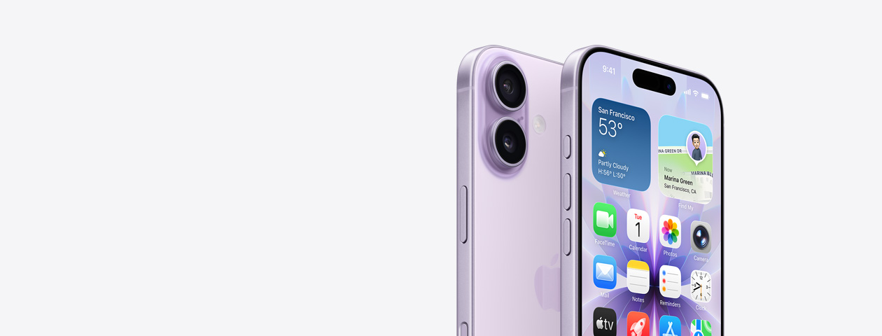 iPhone 17 w kolorze lawendowym, przód obudowy z częściowo widocznym ekranem początkowym, z boku przyciski głośności i przycisk czynności. Tył obudowy z widocznym systemem dwóch aparatów Fusion w lewym górnym rogu i przyciskiem sterowania aparatem
